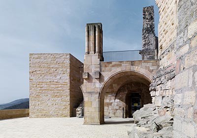 Das Hambacher Schloss mit den Neu- und Umbauten von Max Dudler
