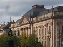 Die Frontfassade der Staatsbibliothek, erbaut von Ernst von Ihne von 190314. 