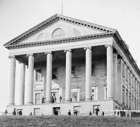 Das Virginia State Capitol in Richmond wurde vom spteren US-Prsidenten Thomas Jefferson and Charles-Louis Clrisseau gestaltet und unter anderem mit Hilfe von Sklavenarbeit errichtet. Courtesy University of Pittsburgh Press