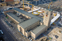 Im Bestandsbau des Stuttgarter Hauptbahnhofs werden knftig Einzelhandel, Gastronomie, Servicefunktionen der Bahn und ein Hotel untergebracht. (2020) 